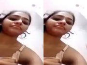 Desi Vlg Girl Shows Boobs
